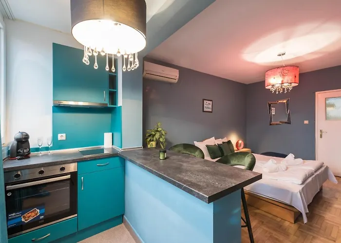 Private In The Centre Apartment *